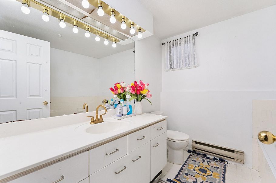 42 6511 Chambord Place Vancouver, BC - 29