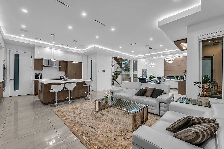 929 Canyon Boulevard North Vancouver, BC - 13