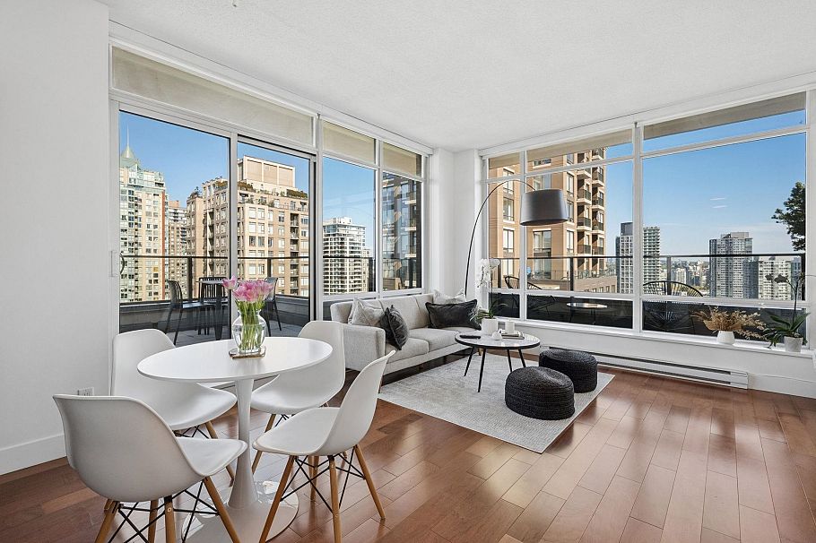 1906 1088 Richards Street Vancouver, BC - 1