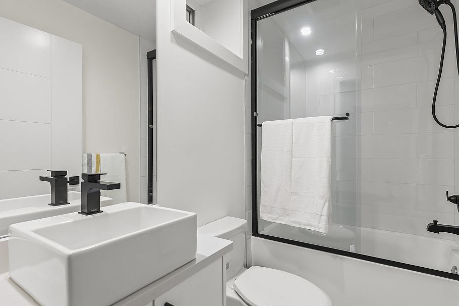 4327 Perry Street Vancouver, BC - 24