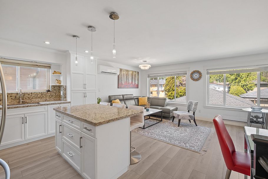 318 W 18th Street North Vancouver, BC - 8