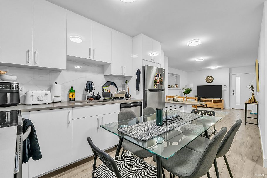 929 Canyon Boulevard North Vancouver, BC - 28