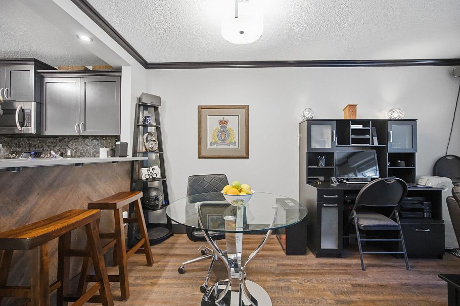 106 735 W 15th Avenue Vancouver, BC - 11