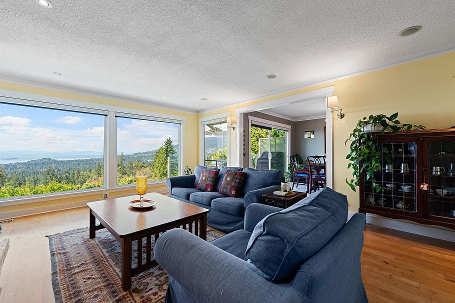 353 Newdale Court North Vancouver, BC - 8