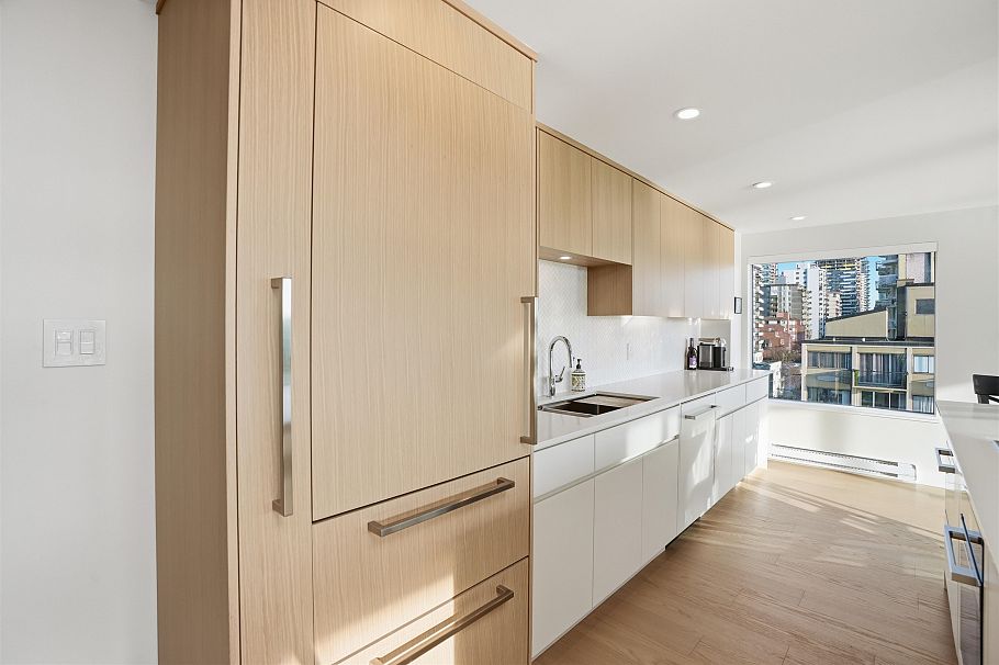 901 1311 Beach Avenue Vancouver, BC - 9