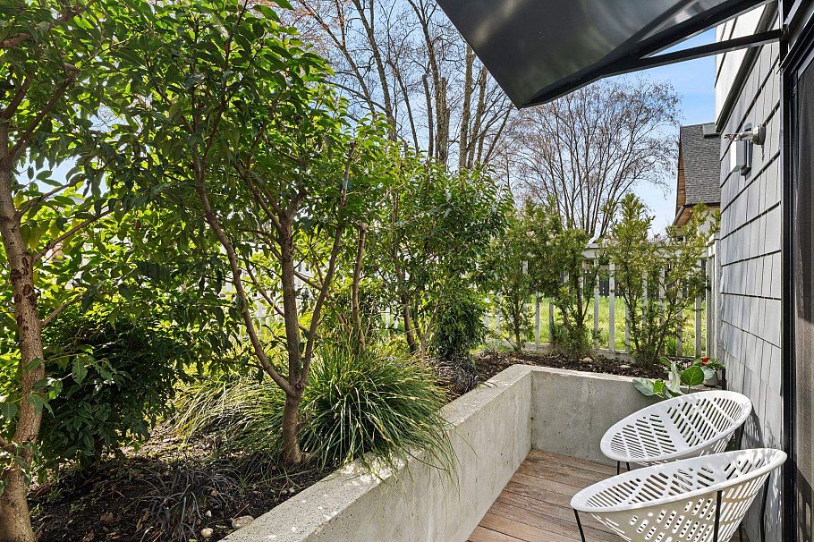 2333 Napier Street Vancouver, BC - 32