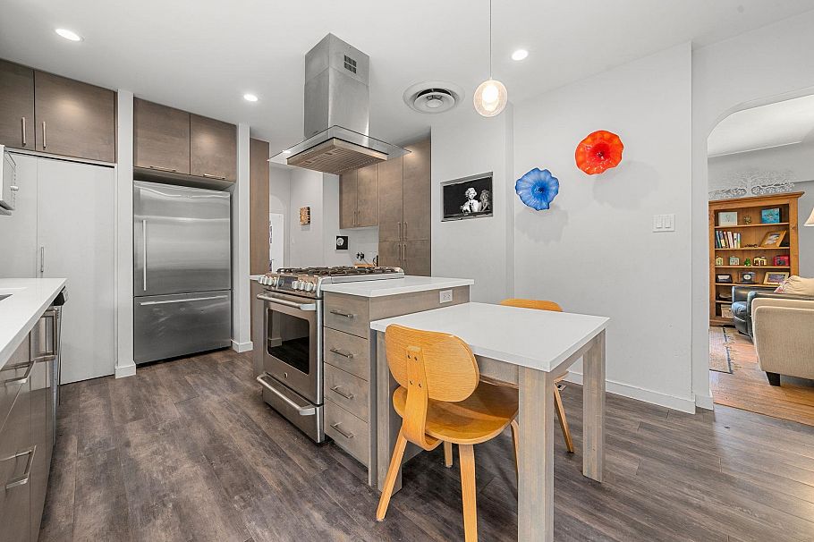 2010 Mackay Avenue North Vancouver, BC - 6