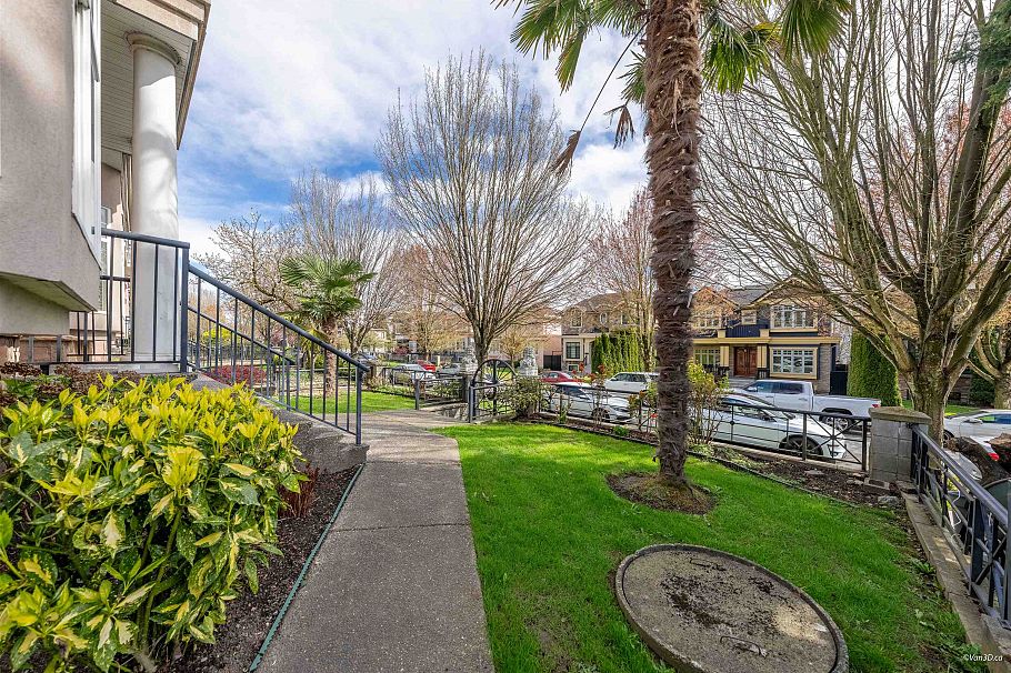 1437 E 58th Avenue Vancouver, BC - 2