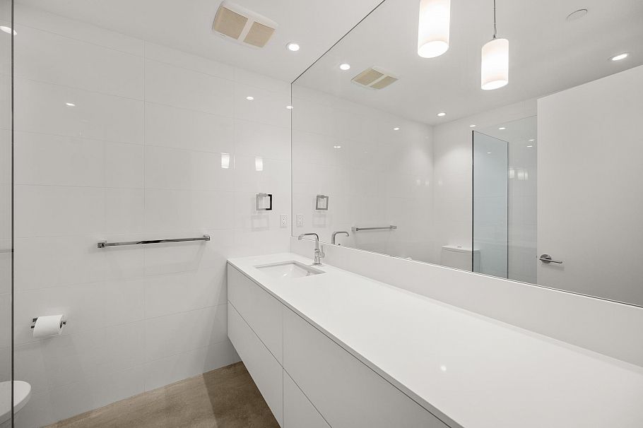 1889 W 2nd Avenue Vancouver, BC - 9