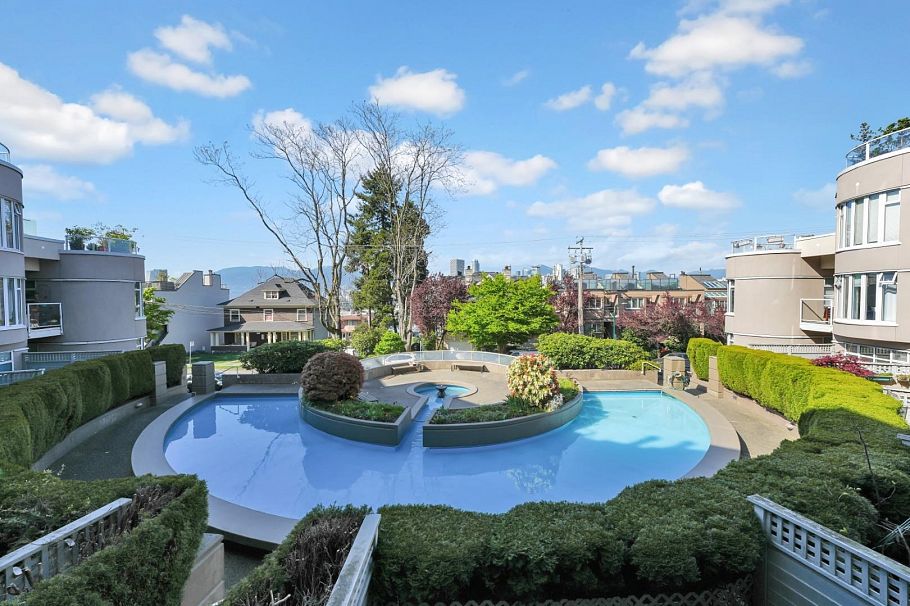 211 1210 W 8th Avenue Vancouver, BC - 4