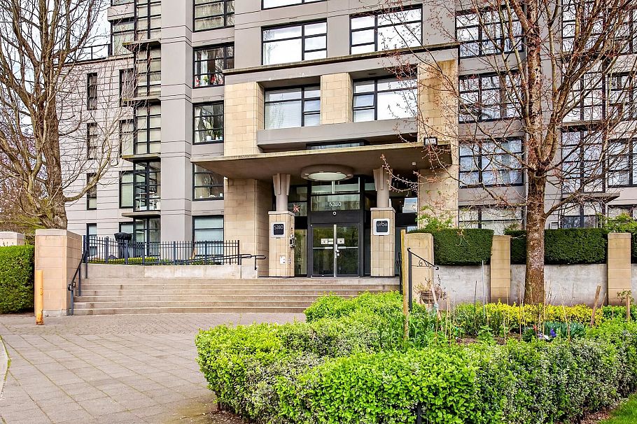 2502 5380 Oben Street Vancouver, BC - 2