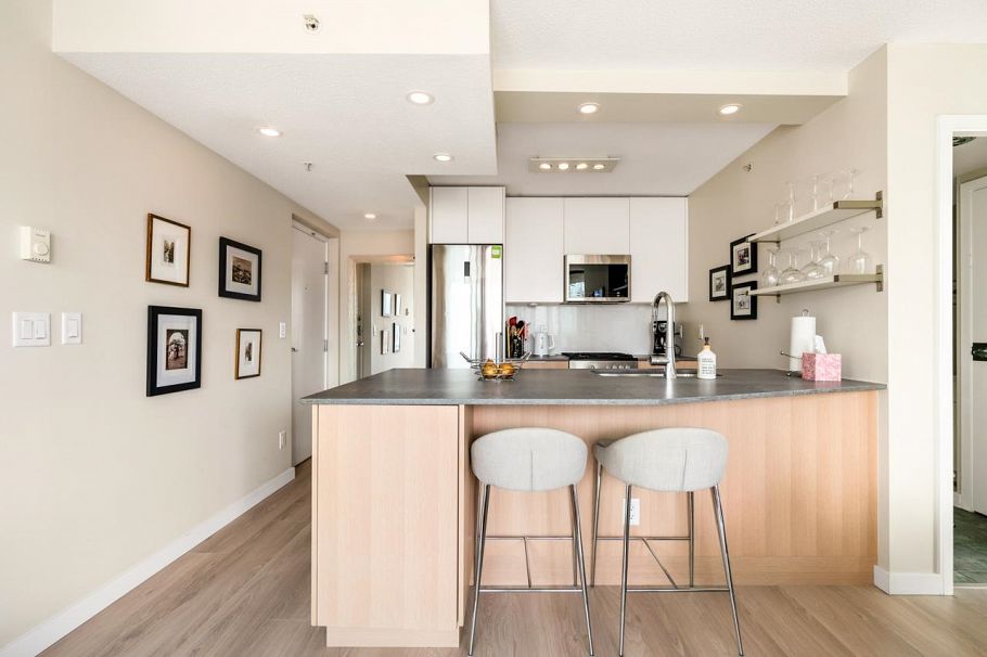 1301 1003 Burnaby Street Vancouver, BC - 9