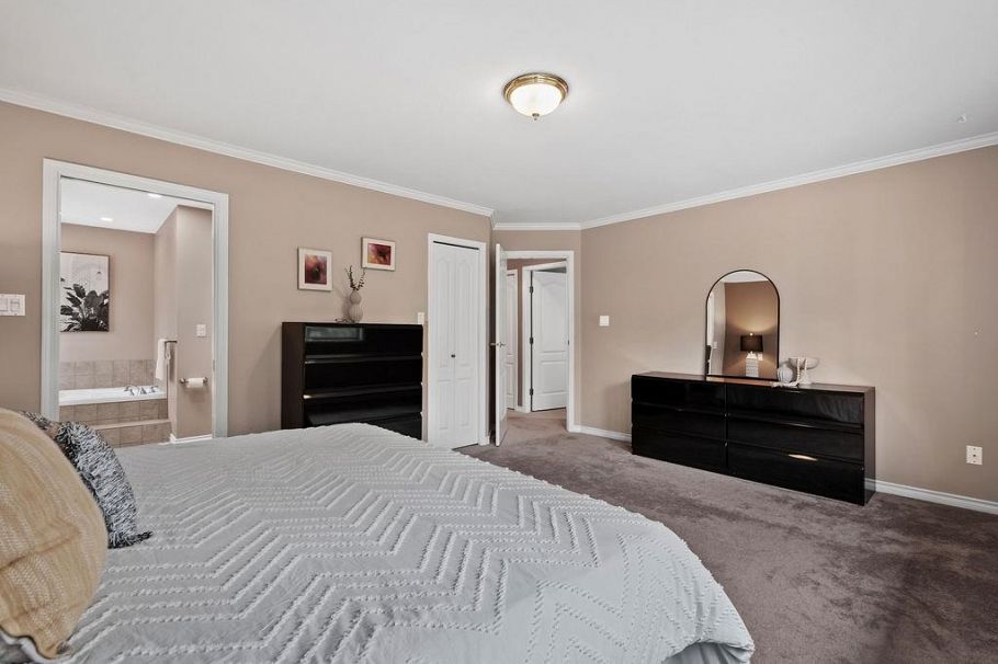 1659 Orkney Place North Vancouver, BC - 23