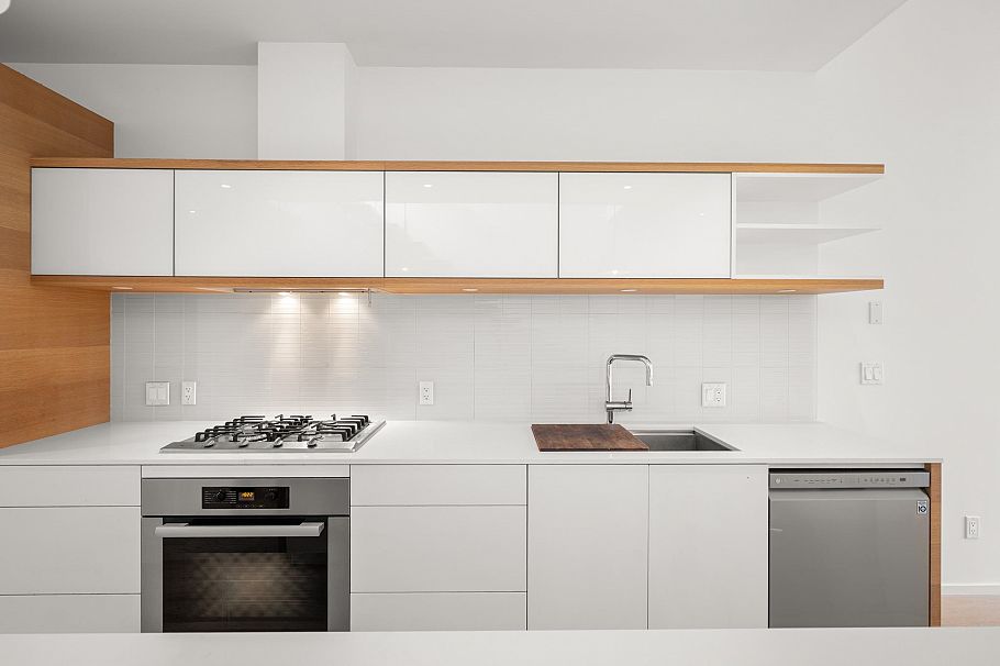 1889 W 2nd Avenue Vancouver, BC - 15