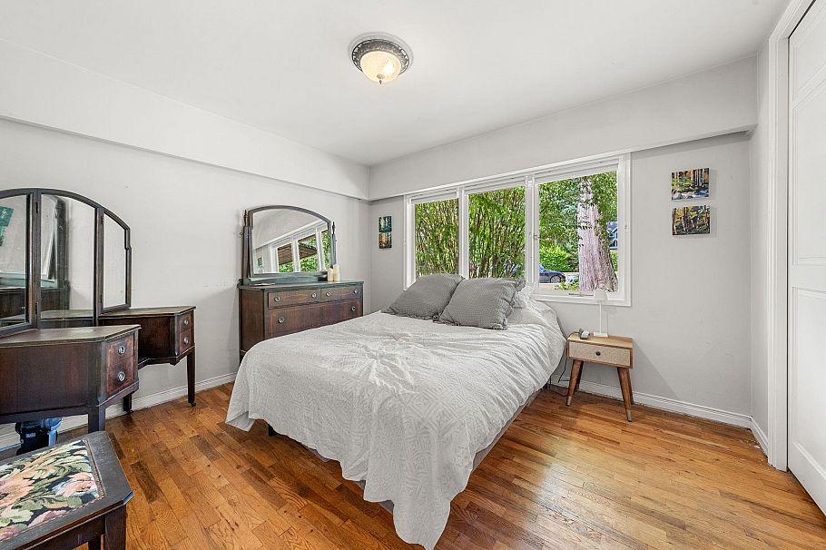 2010 Mackay Avenue North Vancouver, BC - 15