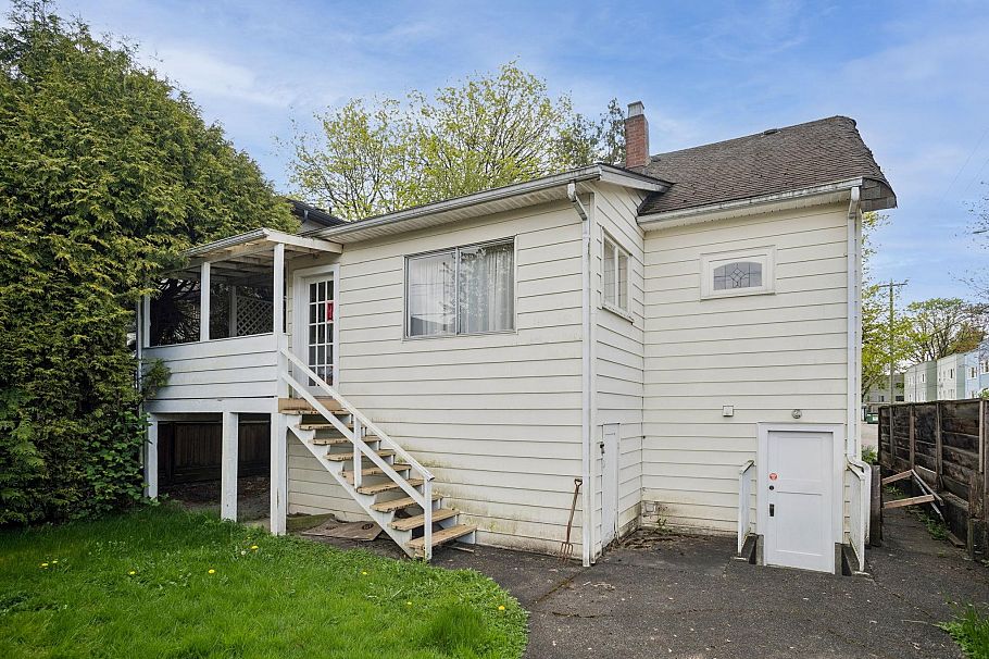 481 West 21st Avenue Vancouver, BC - 4