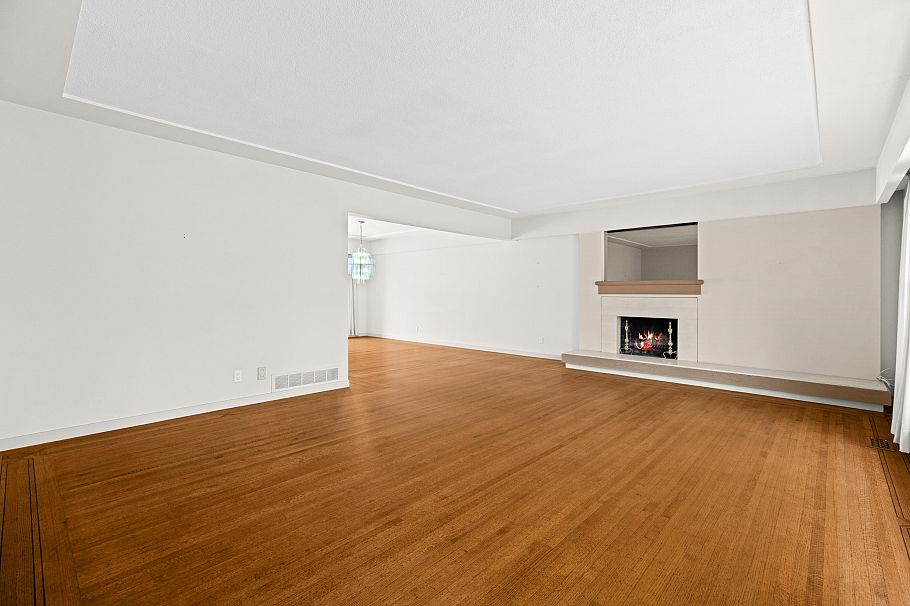 6297 Mackenzie Street Vancouver, BC - 5