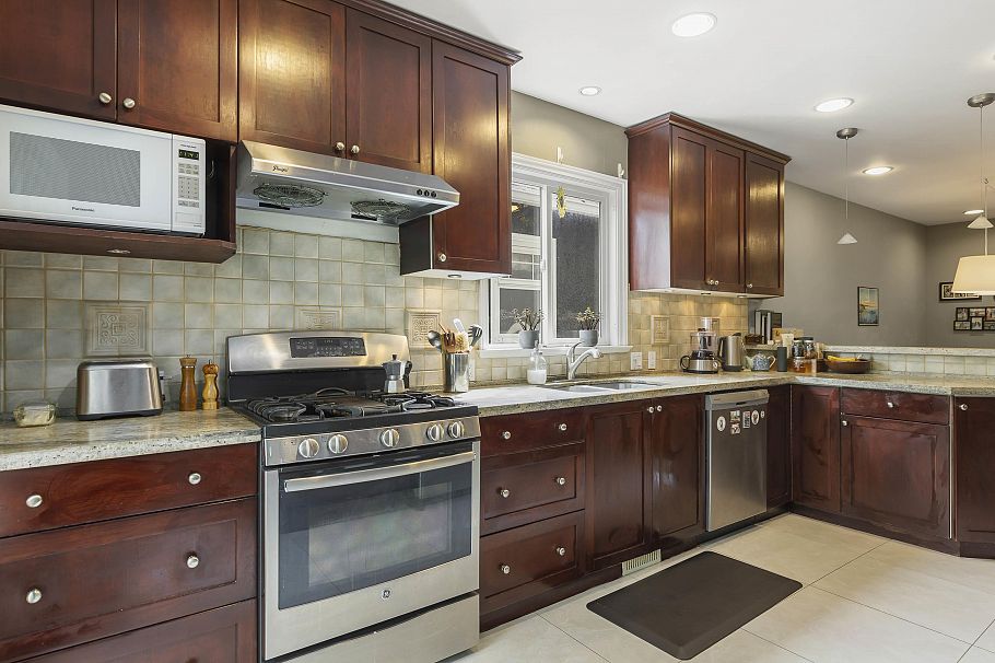 4549 W 12th Avenue Vancouver, BC - 14