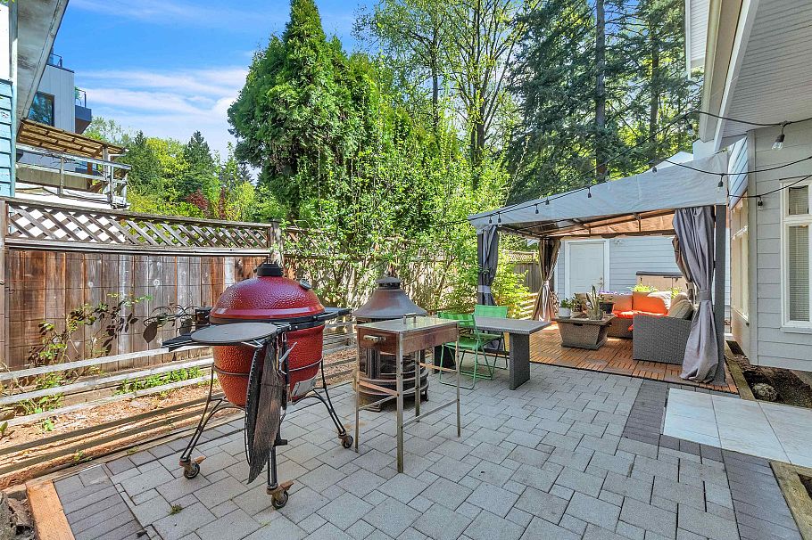 786 W 17th Street North Vancouver, BC - 31