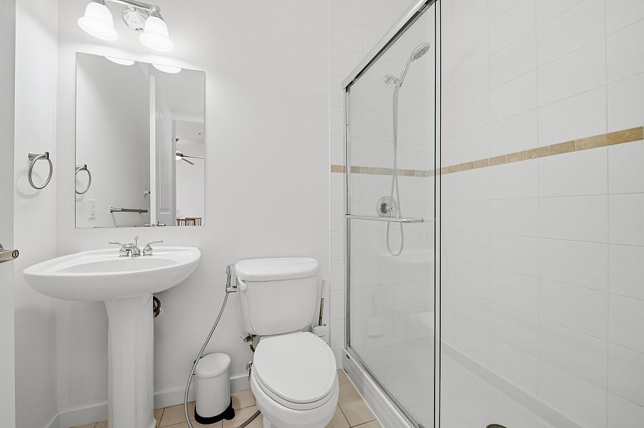 302 4479 W 10th Avenue Vancouver, BC - 23