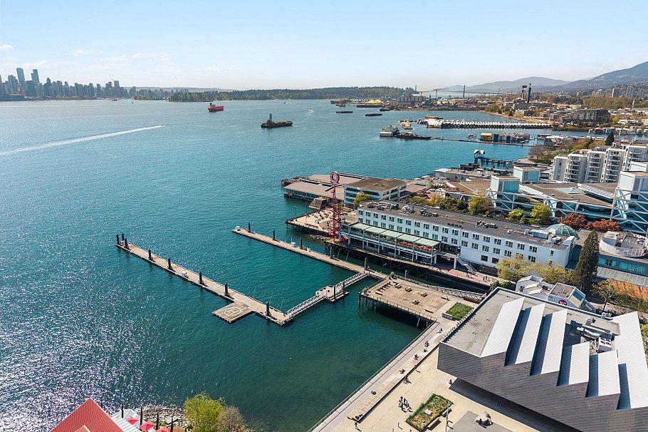 113 147 E 1st Street North Vancouver, BC - 30