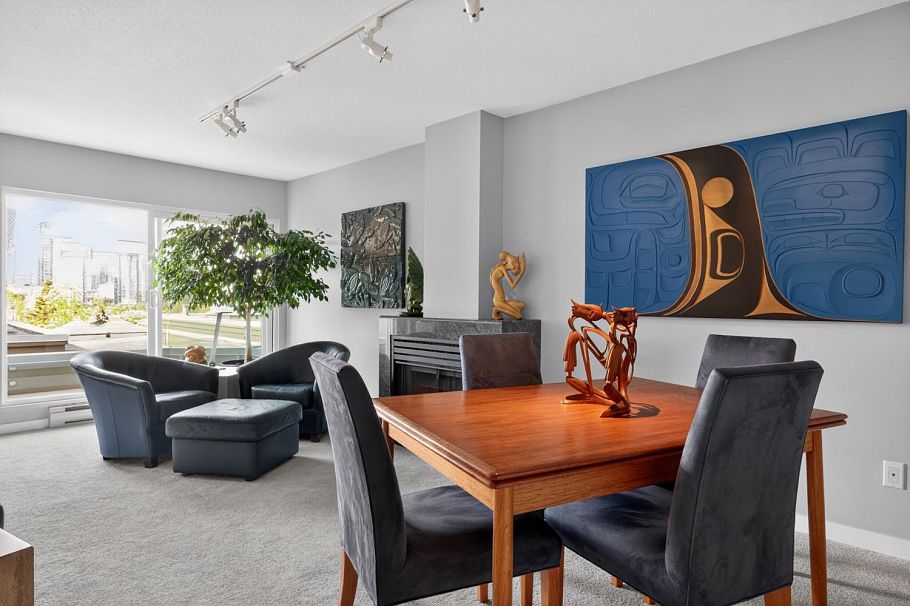 1261 W 7th Avenue Vancouver, BC - 7