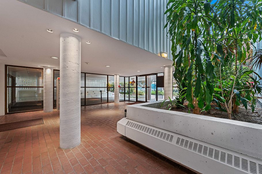 206 250 W 1st Street North Vancouver, BC - 18