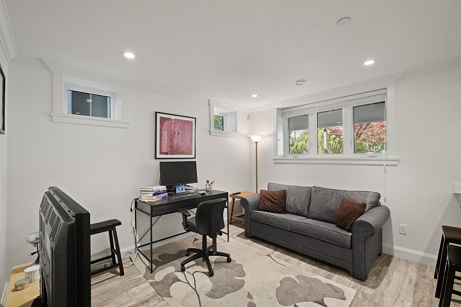 1008 E 14th Avenue Vancouver, BC - 34