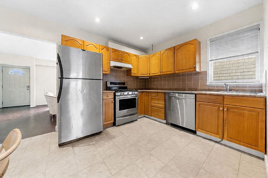 339 E 41st Avenue Vancouver, BC - 13