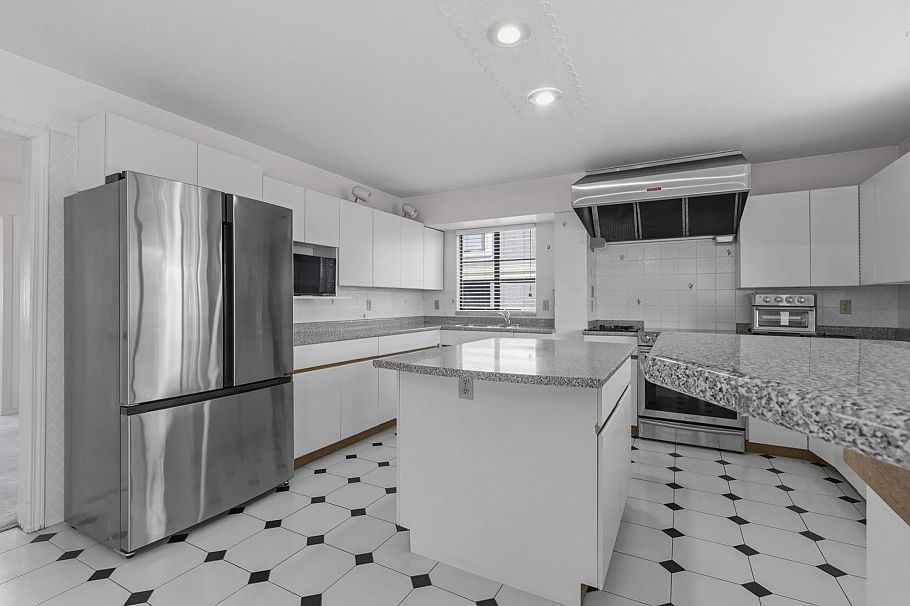 2778 E 47th Avenue Vancouver, BC - 10