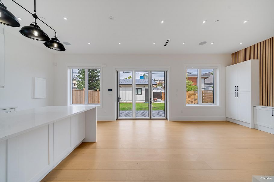 2 4463 Walden Street Vancouver, BC - 4