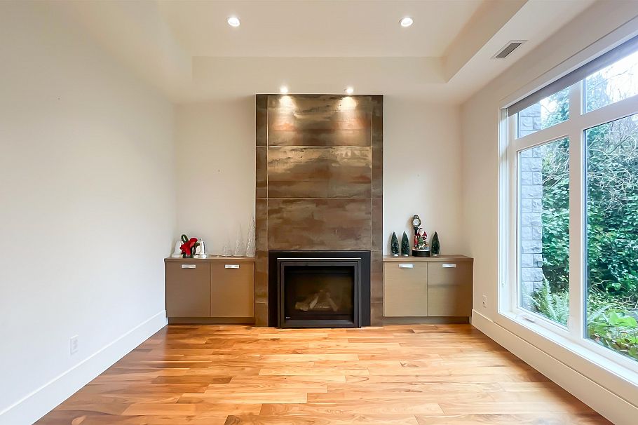 3950 W 37th Avenue Vancouver, BC - 3