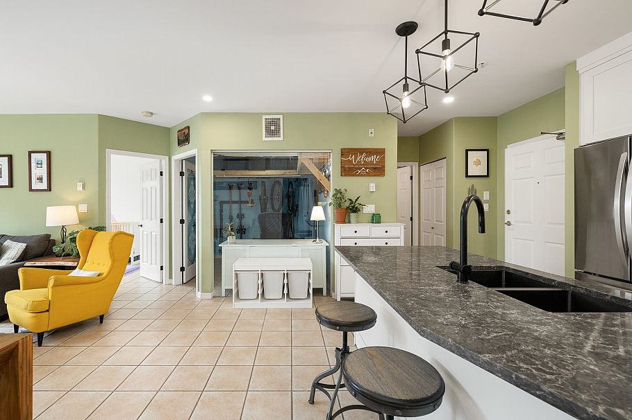 219 3629 Deercrest Drive North Vancouver, BC - 8