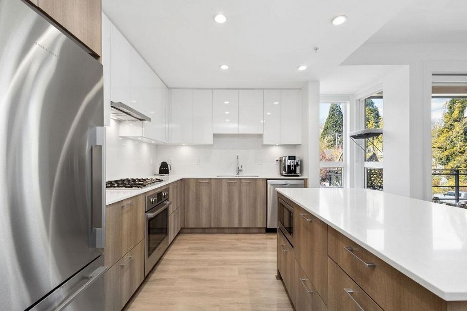 107 715 W 15th Street North Vancouver, BC - 12