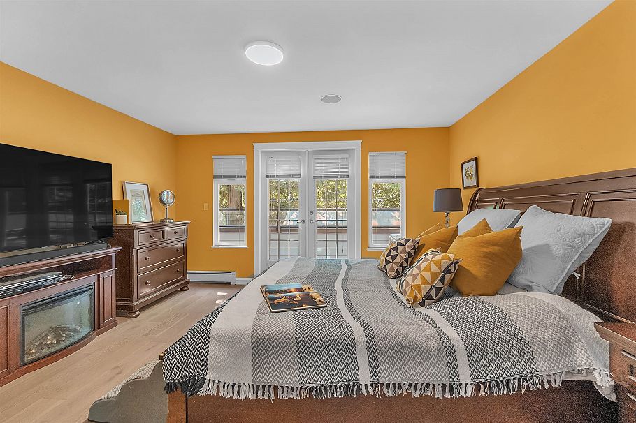 786 W 17th Street North Vancouver, BC - 19