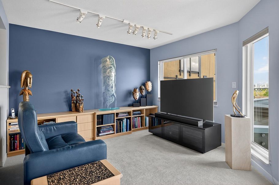 1261 W 7th Avenue Vancouver, BC - 14