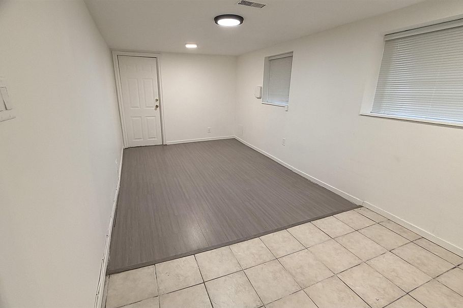 1039 E 41st Avenue Vancouver, BC - 7