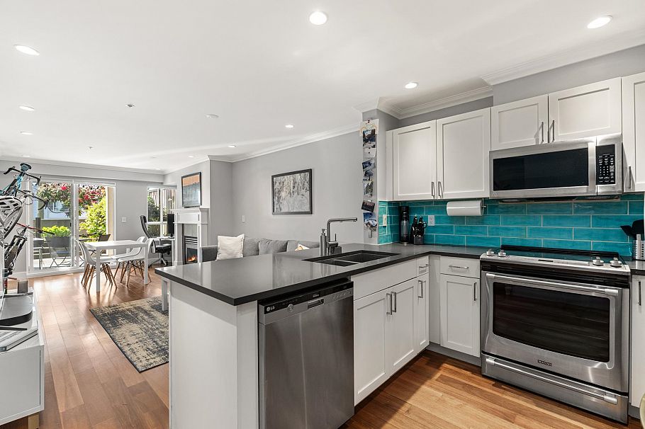 105 365 E 1st Street North Vancouver, BC - 3