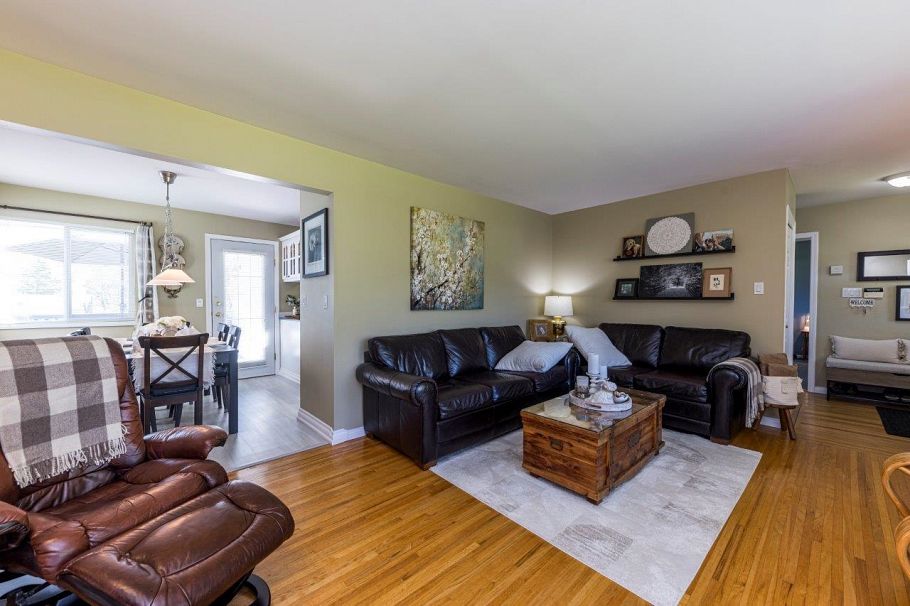 895 E 12th Street North Vancouver, BC - 4