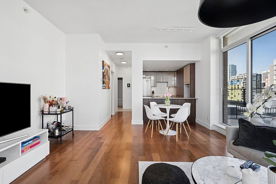 1906 1088 Richards Street Vancouver, BC - 8