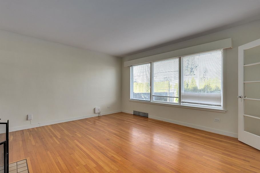 509 E Keith Road North Vancouver, BC - 5