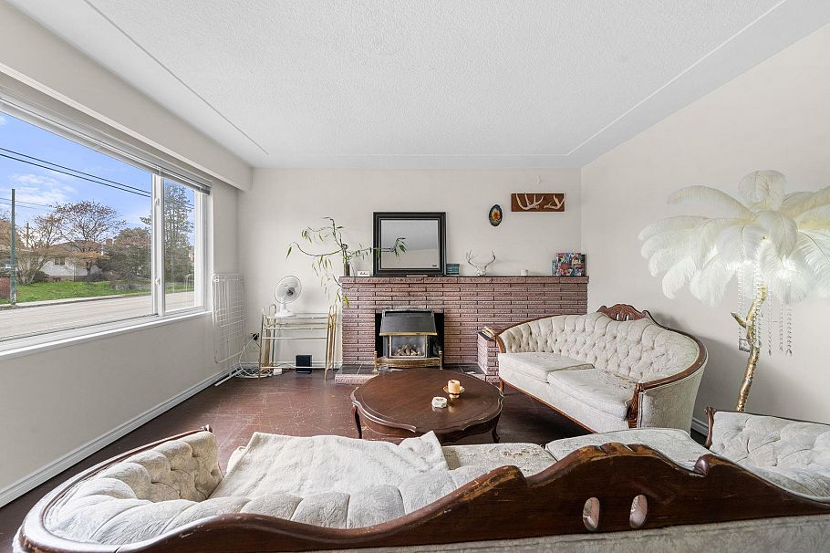 339 E 41st Avenue Vancouver, BC - 10