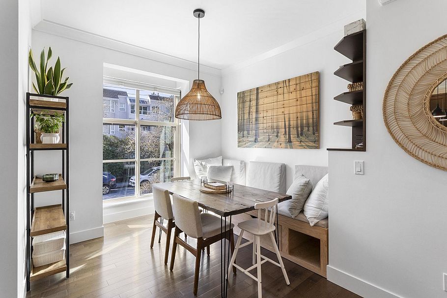 8 3025 Baird Road North Vancouver, BC - 16