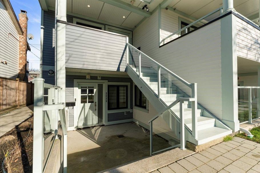 2229 W 16th Avenue Vancouver, BC - 3