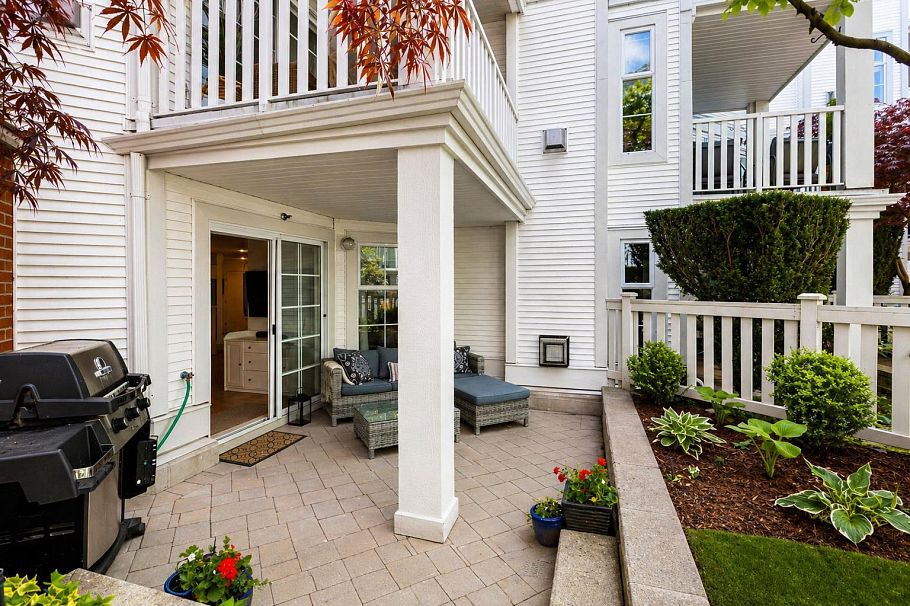 113 147 E 1st Street North Vancouver, BC - 3