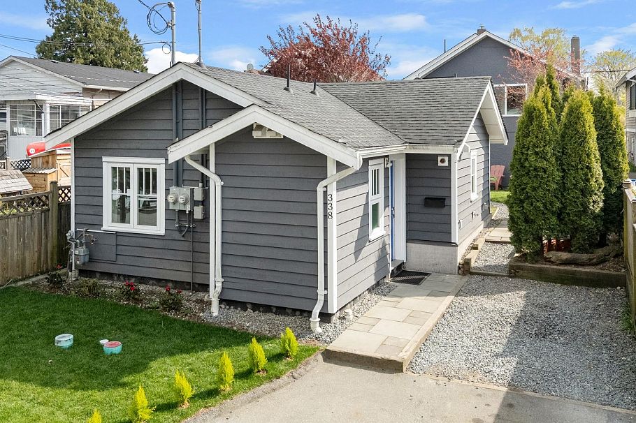 339 E 41st Avenue Vancouver, BC - 2