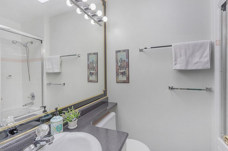 4708 Inverness Street Vancouver, BC - 12