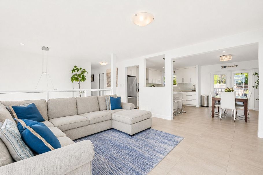 4072 Violet Street North Vancouver, BC - 8