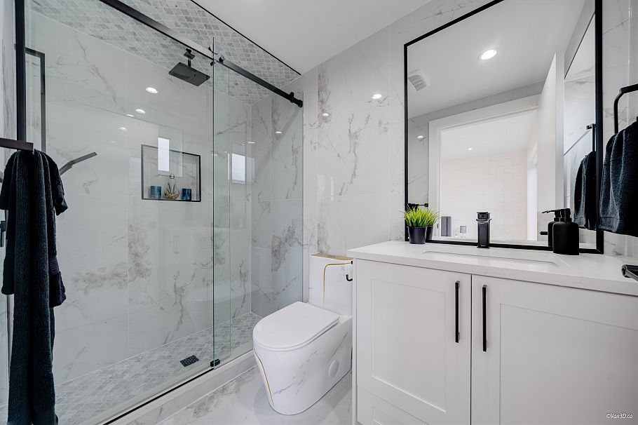 1 4463 Walden Street Vancouver, BC - 18