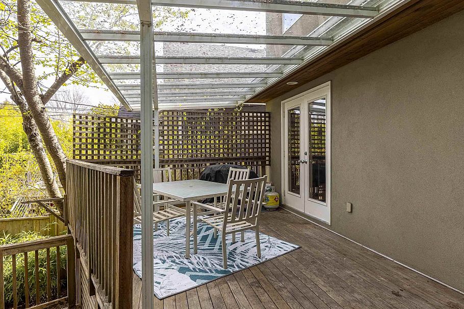 4549 W 12th Avenue Vancouver, BC - 25